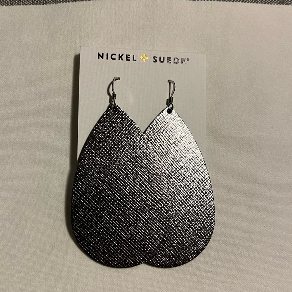 Nickel and Suede Silver Earrings